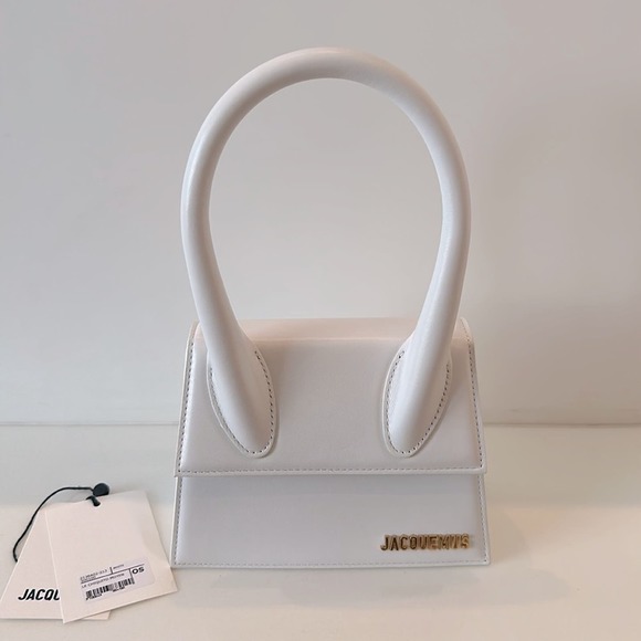 Authentic JACQUEMUS White 'Le Chiquito' medium - Picture 1 of 11